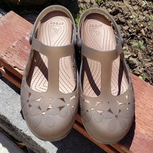 Mary Jane Carlie Flower cutout Crocs